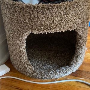 Mini kitty tower